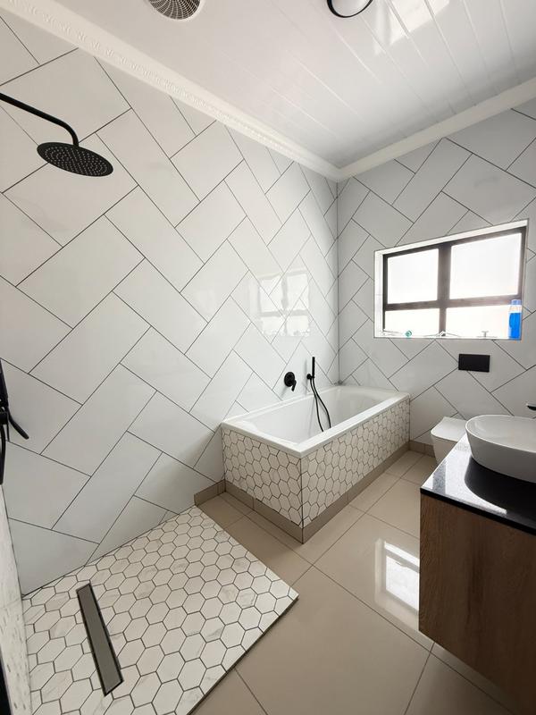 5 Bedroom Property for Sale in Tafelzicht Western Cape